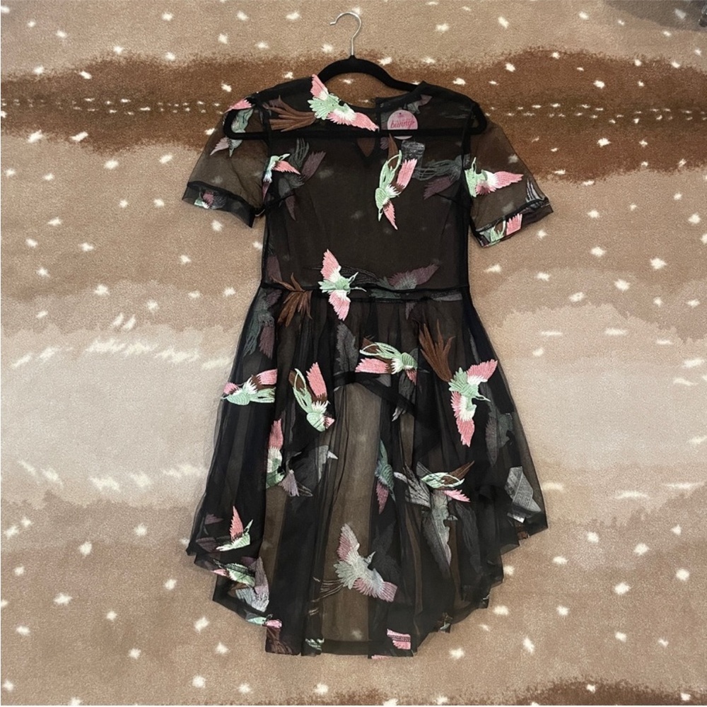 Endless Rose Black High/Low Embroidered Mesh Tunic
Blouse w/Birds. NWT Size XS* - Picture 4 of 7